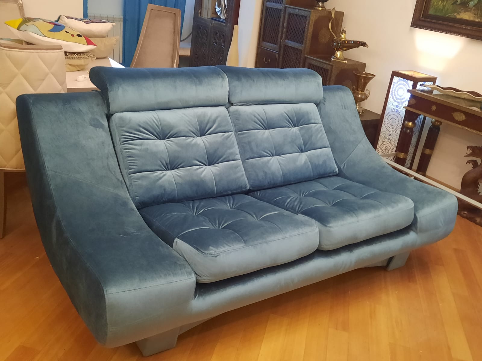 Обивка дивана на дому. Невьянск