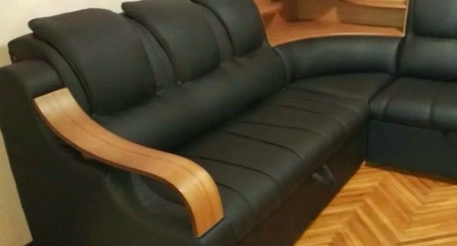 Перетяжка кожаного дивана. Невьянск
